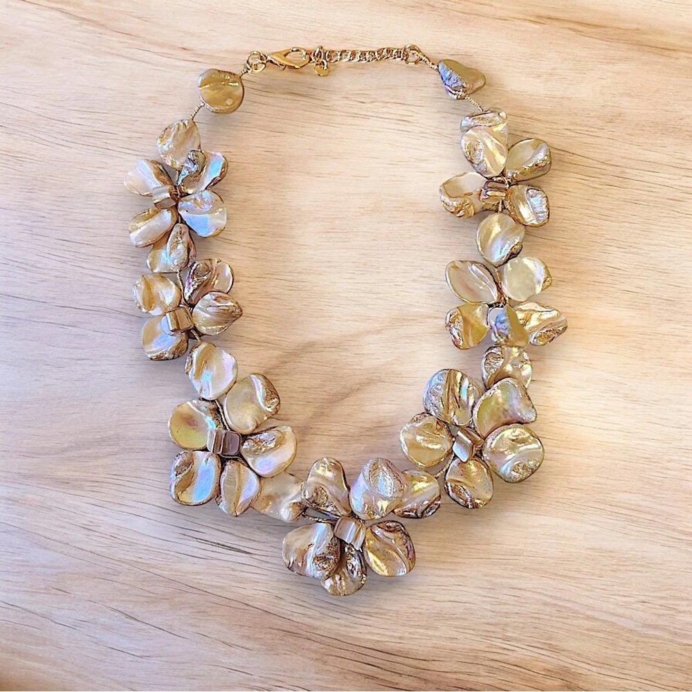 Flower Necklace | Coastal Necklace | Seashell Necklace